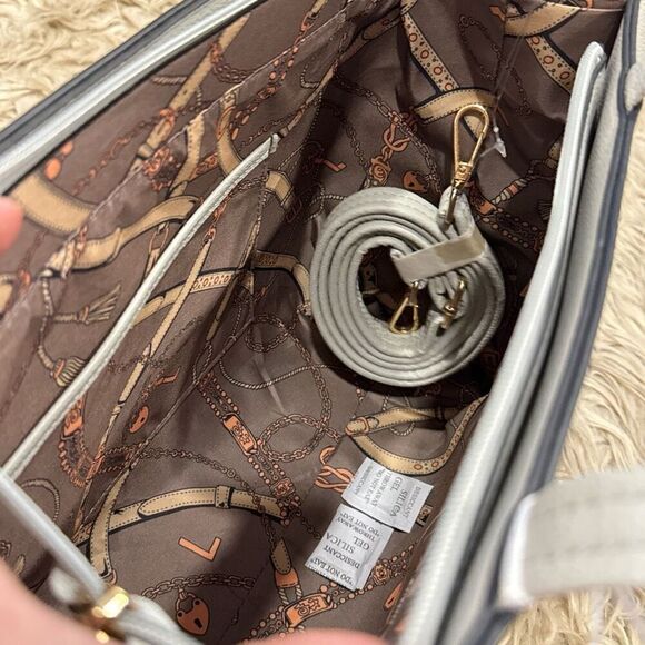 NWT gray purse - Picture 3 of 5